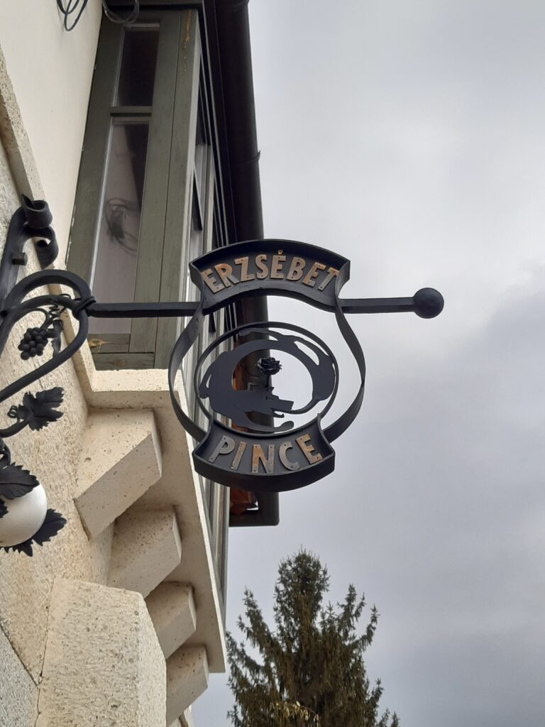 Erzsébet pince